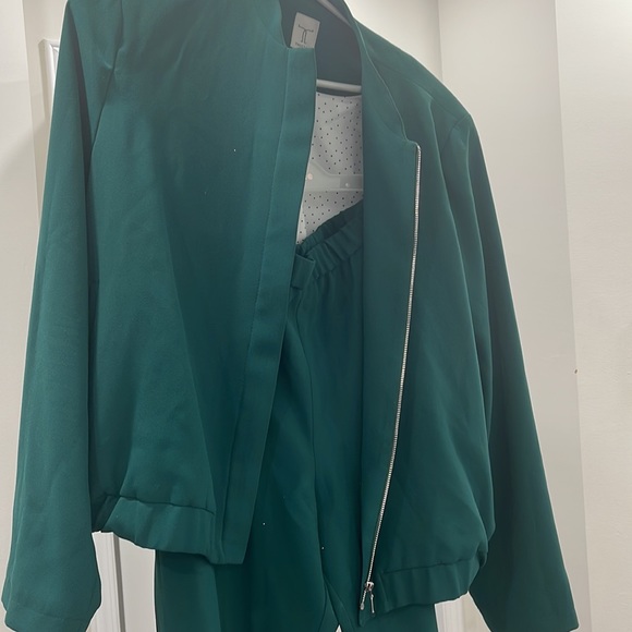 Beautiful ensemble - Picture 5 of 7